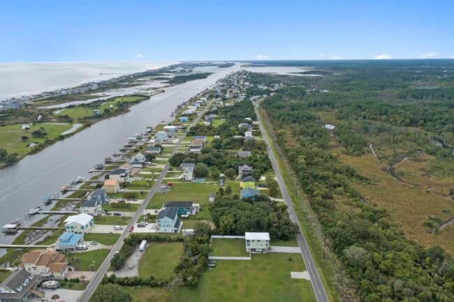 Building Photo - 184 Grandview Dr