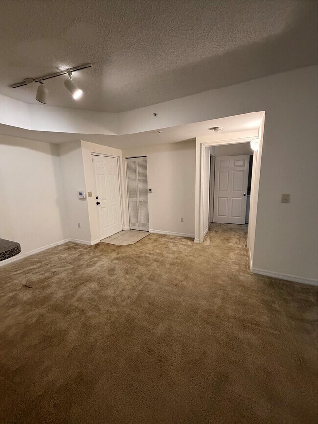 Building Photo - 2351 W Preserve Way