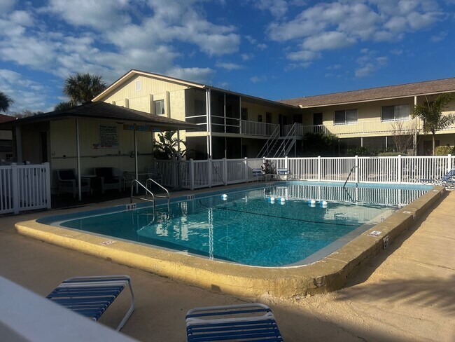 Building Photo - 2BD/1BA on Venice Island