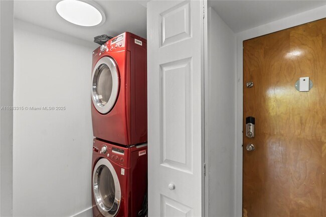 Building Photo - 2055 SW 122nd Ave