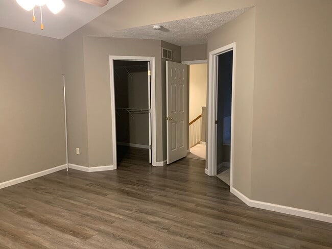 Building Photo - 1116 Doral Dr