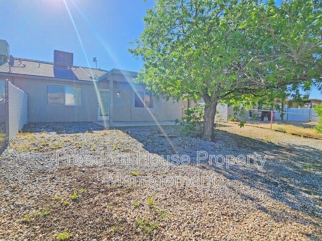 Building Photo - 1770 Pershing Ave