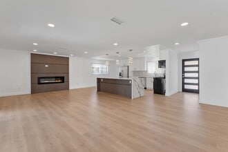 Building Photo - 9800 Geyser Ave
