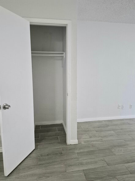 Building Photo - 214 Pine Meadow Dr