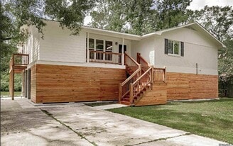 Building Photo - 736 Castlewood St