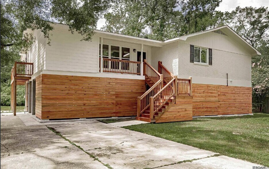 Primary Photo - 736 Castlewood St