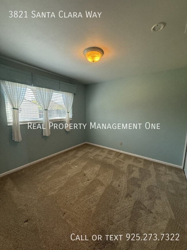 Building Photo - 3821 Santa Clara Way