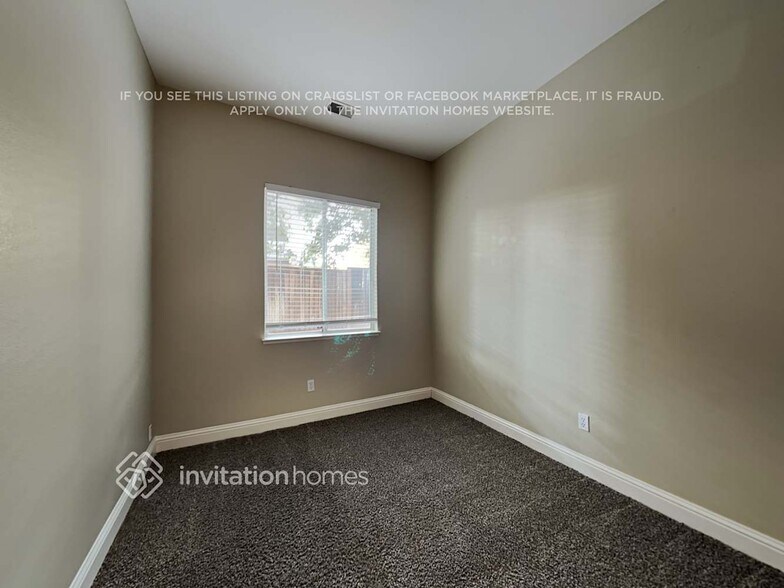 Building Photo - 1633 Northwood Dr