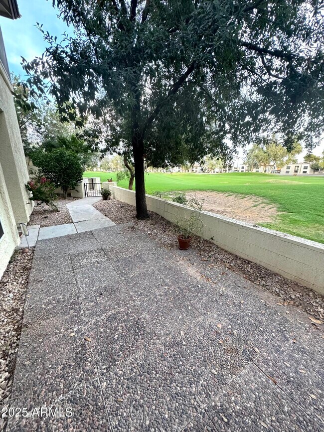 Building Photo - 8833 S 51st St