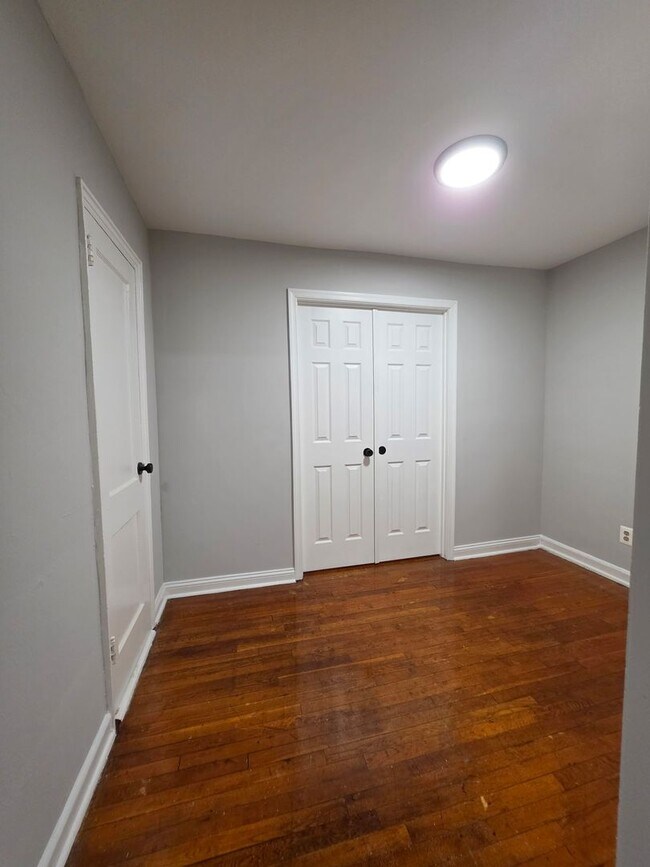 Interior Photo - 636 NEWTON PL NW