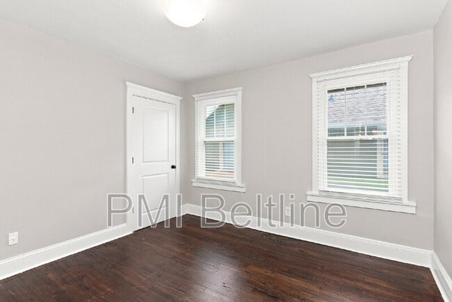 Building Photo - 1164 Sells Ave SW
