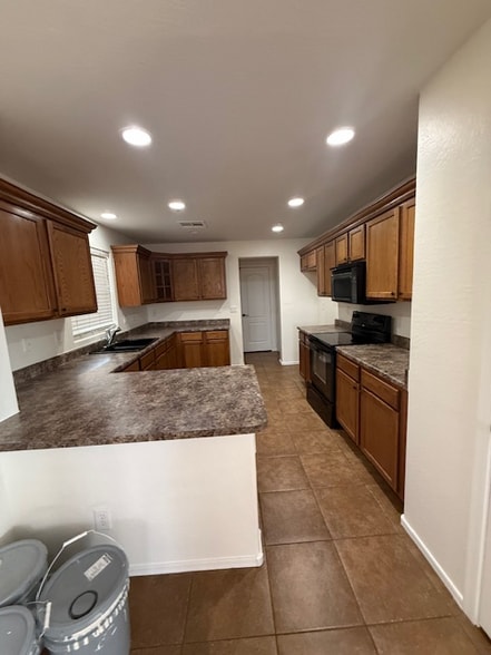 Building Photo - 1882 S Seton Ave