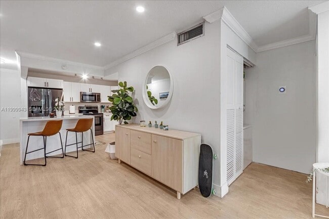 Building Photo - 9225 SW 87th Ave