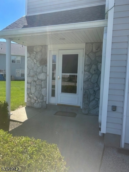 Building Photo - 30 Druid Ln