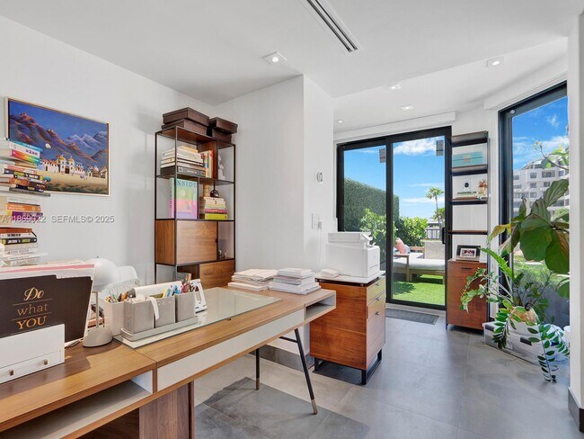 Building Photo - 201 Crandon Blvd