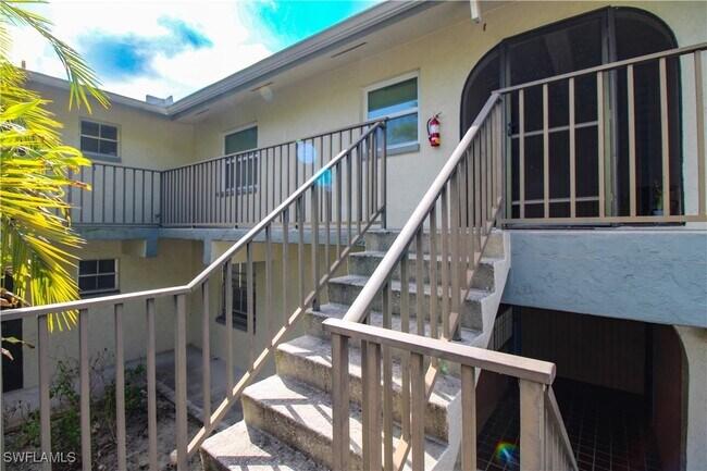 Building Photo - 4300 Gulfstream Dr