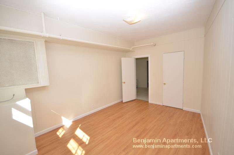 Building Photo - 119 Sutherland Rd