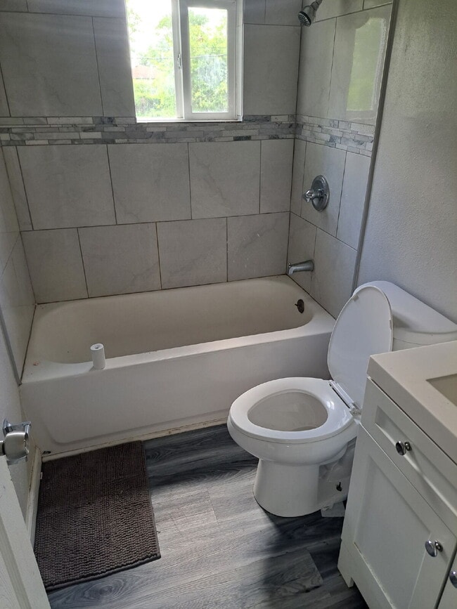 Building Photo - "3-Bedroom Retreat in Cahokia Heights – Co...