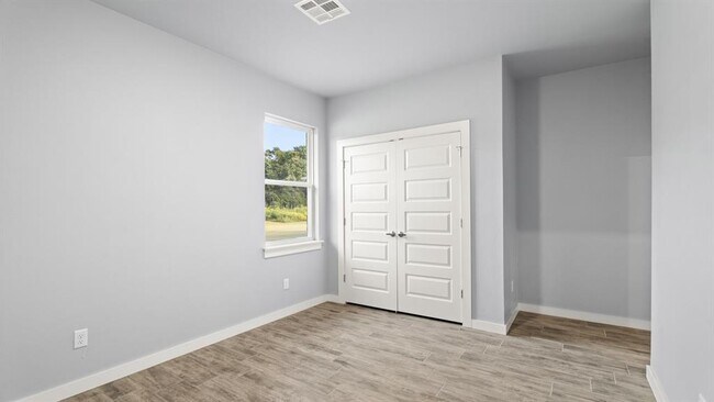 Building Photo - 214 Olde Ml Ct