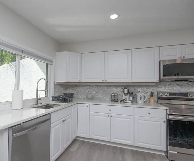 Building Photo - 5524 Sunset Ave