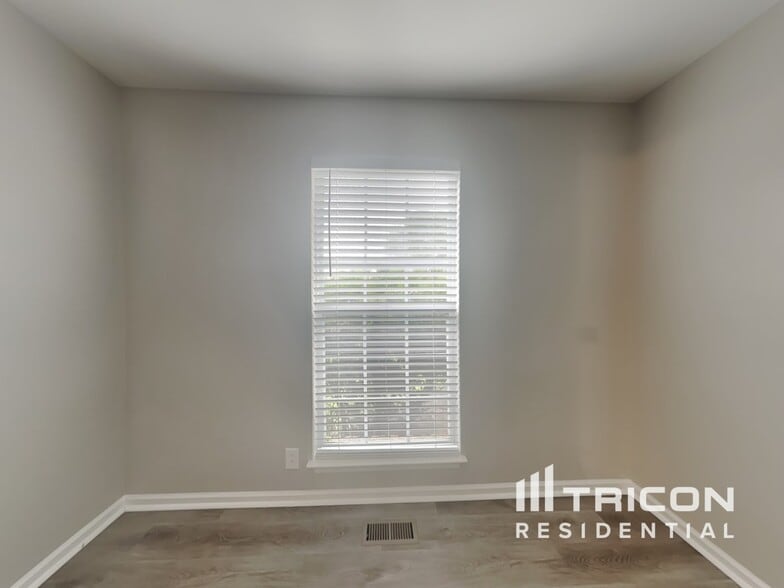 Building Photo - 832 Aimes Ct