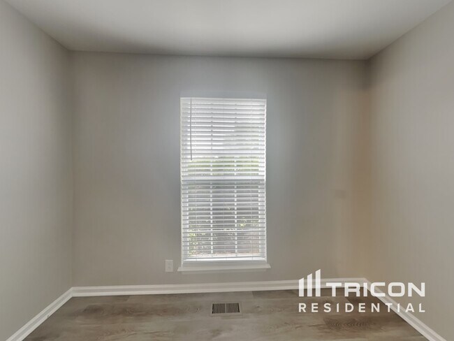 Building Photo - 832 Aimes Ct