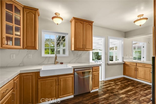 Building Photo - 2354 Snowden Ave