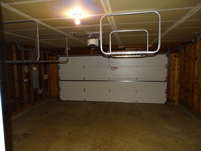 Building Photo - 2917 NW Watkins Ct