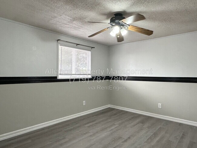 Building Photo - 1250 Chiricahua Dr