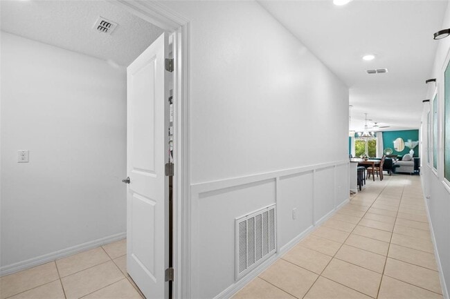 Building Photo - 5554 Blue Azure Dr