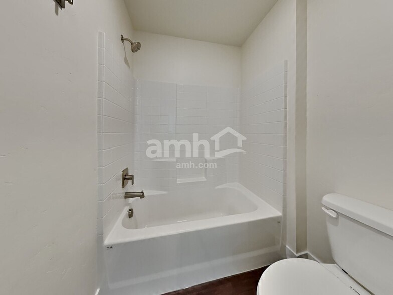 Building Photo - 9480 Clancey St