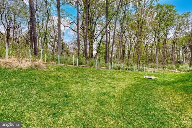 Building Photo - 7679 Cross Creek Dr