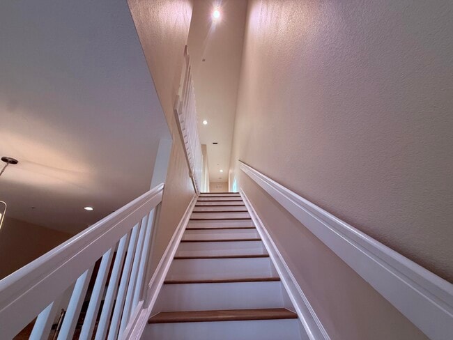 Building Photo - 9491 SW Merlin Ct