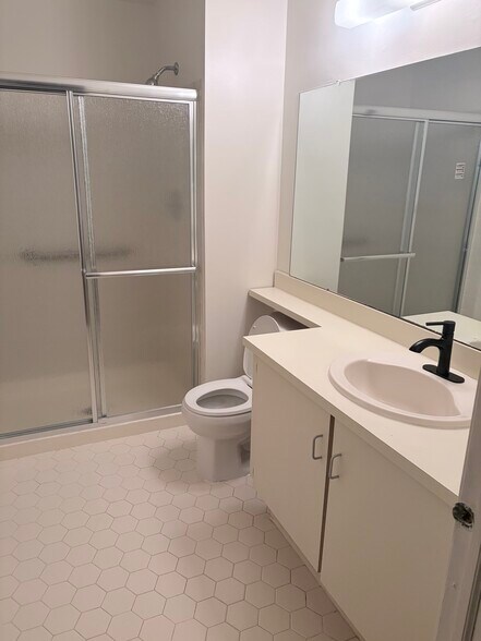 Building Photo - 127 Irving Pl