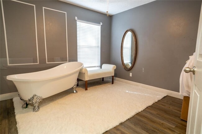 Building Photo - 1038 Singleton Cir