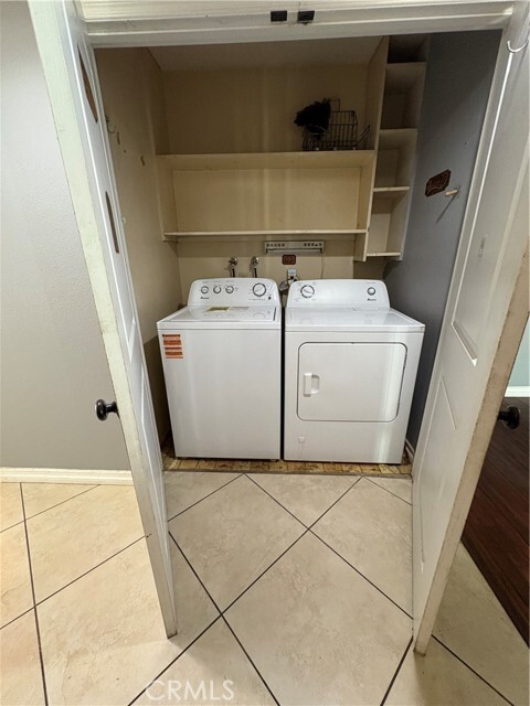 Building Photo - 1132 Cll Adra