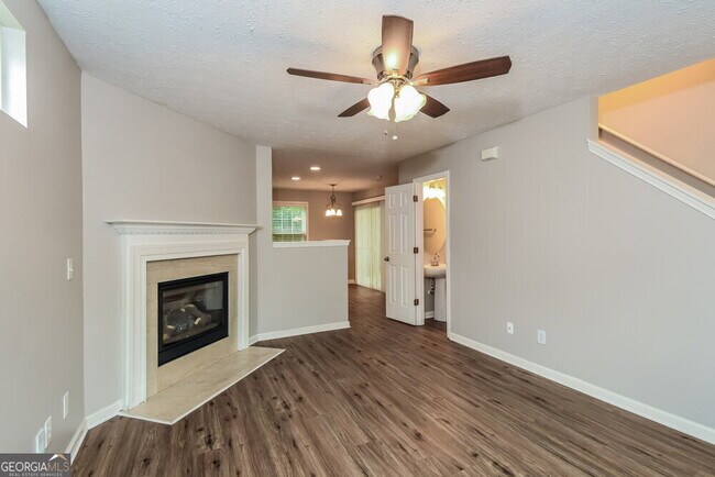 Building Photo - 632 Spanish Oak Dr