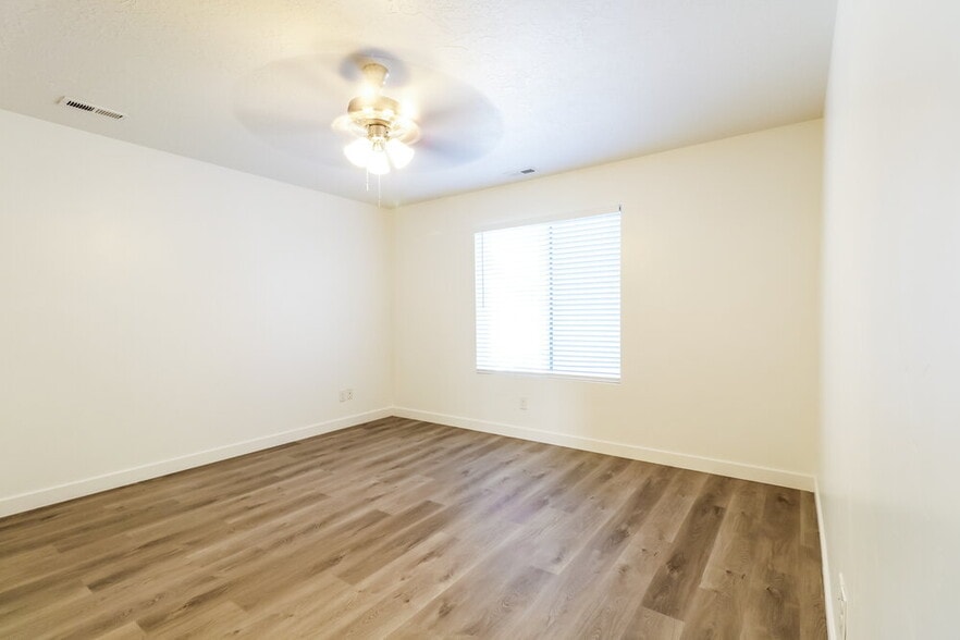 Building Photo - 13063 Summerdale Dr