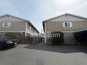 Building Photo - 4545 S Puget Sound Ave