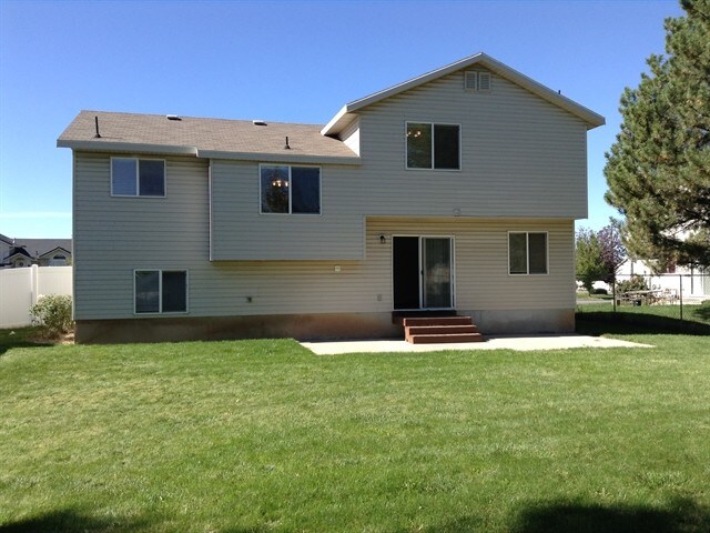 Building Photo - 1766 N 2475 W