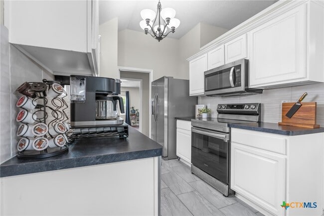 Building Photo - 2804 Bluejay Dr