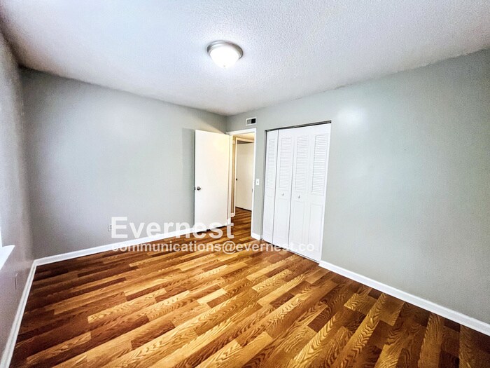 Building Photo - 1839 Dana Ln
