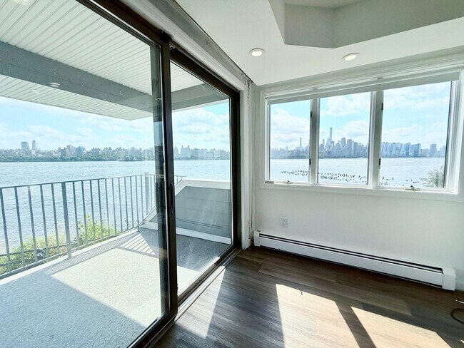 Building Photo - 17A Riverview Cir