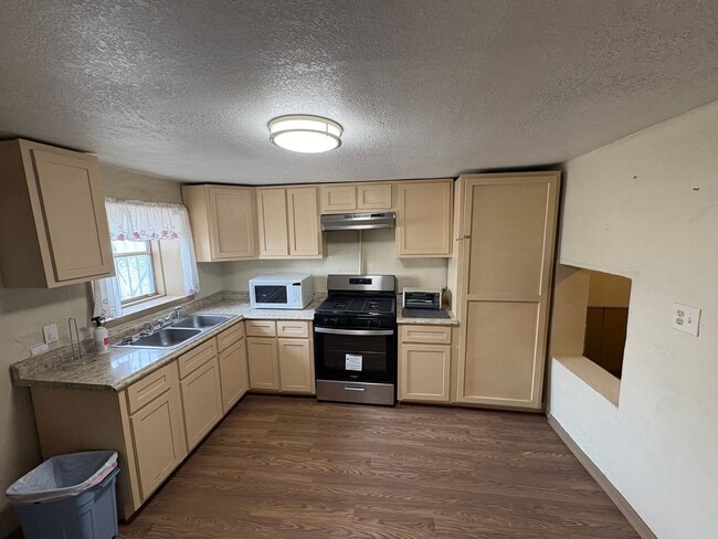 Building Photo - HOME FOR RENT IN CENTRAL EL PASO
