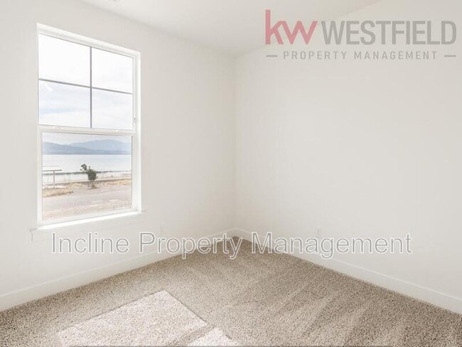 Building Photo - 752 260 W
