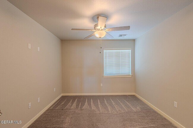 Building Photo - 249 Emerald Tower Dr
