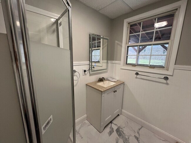 Building Photo - 1414 W Main St