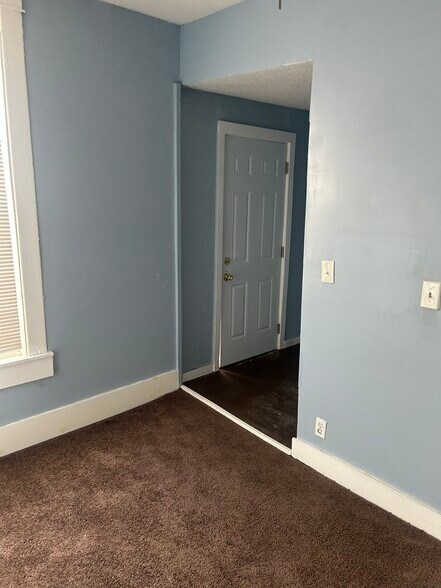 #2 - 1011 S Willett St