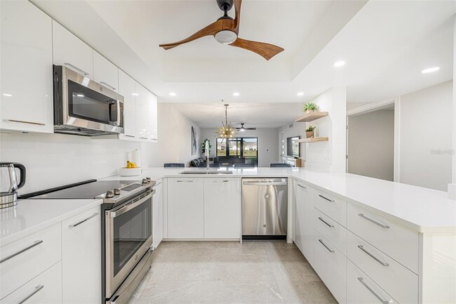 Building Photo - 16320 Kelly Cove Dr