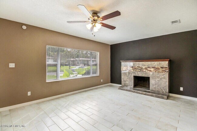 Building Photo - 6255 Randia Dr